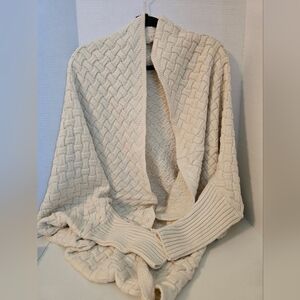 Felix Hardy Elegant Cream Women's Sweater Wrap Medium